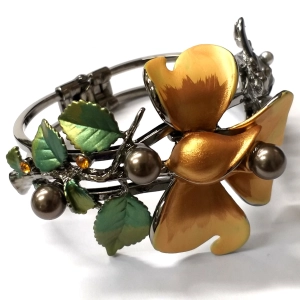Elegant Pearl Jewelry Bangle BL418A