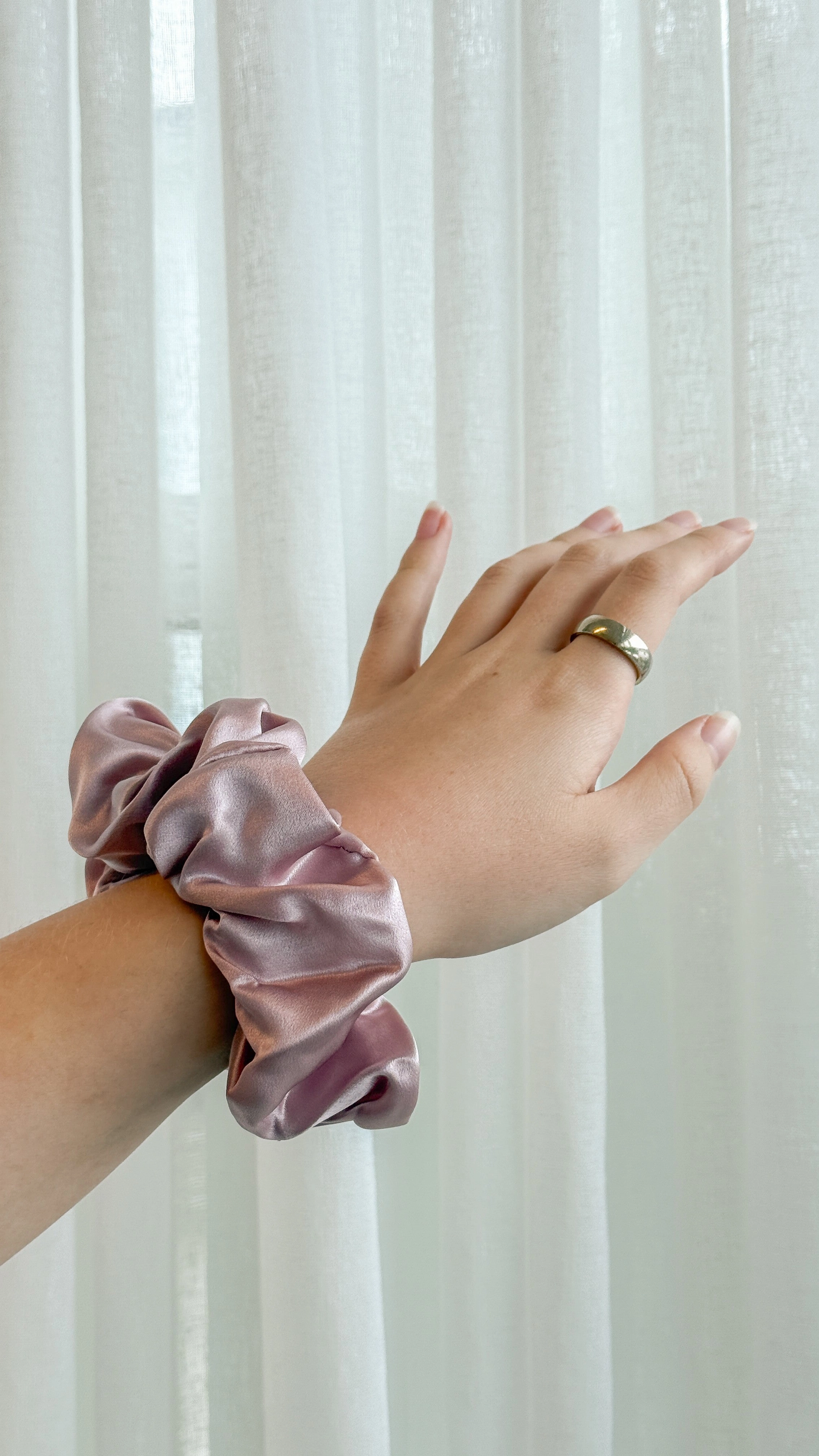 Vasiliy Silky Scrunchie - Pink